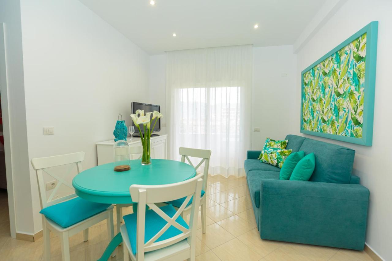 Holiday House Solemare Орікум Екстер'єр фото