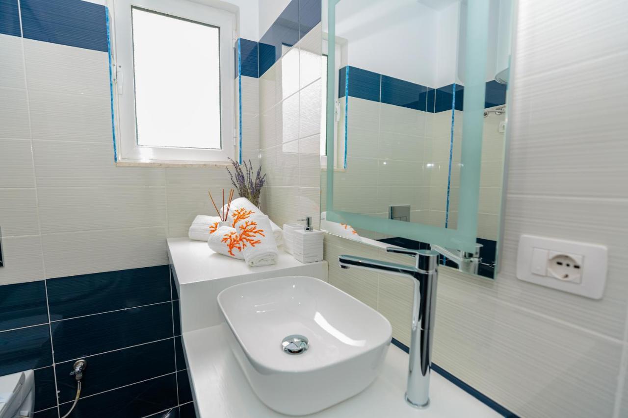 Holiday House Solemare Орікум Екстер'єр фото